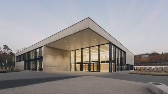 Das Hörsaalgebäude auf dem Campus Homburg