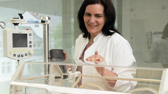Dr. rer. nat. Sybelle Goedicke-Fritz, Leiterin des Forschungslabors der Klinik für Allgemeine Pädiatrie und Neonatologie des Universitätsklinikums des Saarlandes