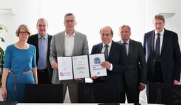 ertragsunterzeichnung für eine Stiftungsprofessur für Neuroimmunologie