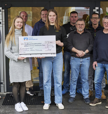 Gruppenfoto von der Spendenübergabe