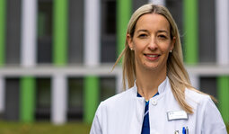 Dr. Yvonne Bewarder