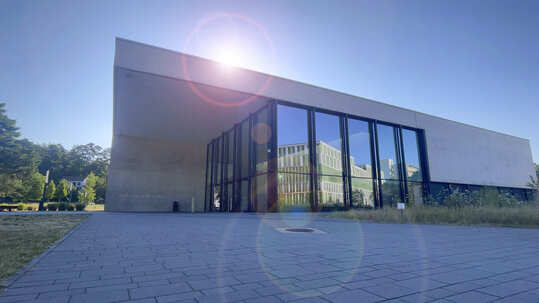 Außenansicht Hörsaalgebäude